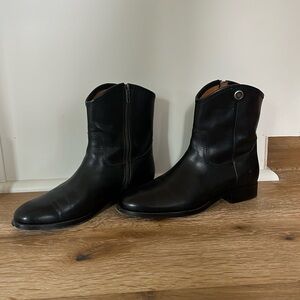Frye Women’s Black Ankle Boots size 8.5B